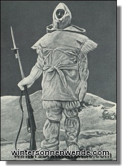 Italienischer Soldat in voller Hochgebirgs-Winterausrüstung.