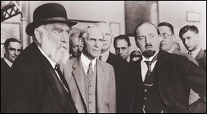 Oskar von Miller und Henry Ford bei der Besichtigung des Deutschen Museums 1930.