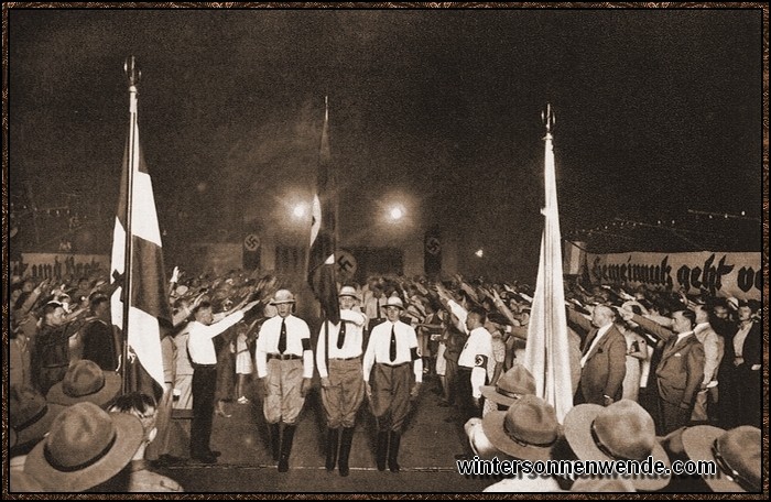 An den nationalen Feiertagen des deutschen Volkes veranstaltet die 
Auslands-Organisation der NSDAP. überall in der Welt, wo Deutsche leben, große
Feiern. Das Bild zeigt die Feierstunde am Abend des 30. Januar in
Argentinien.