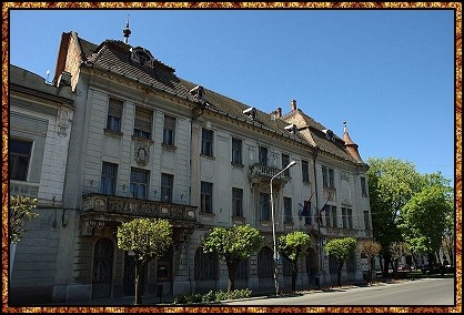 Rathaus von Nagykaroly, moderne Ansicht