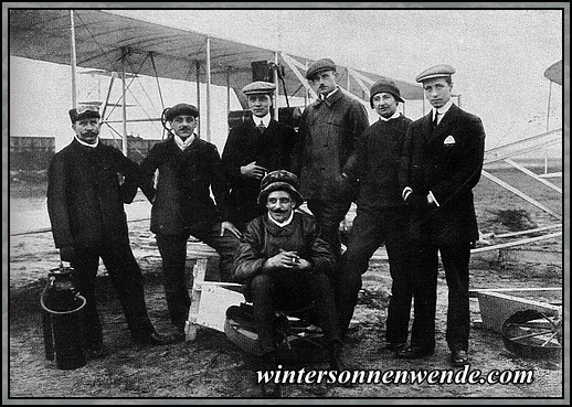Die ersten deutschen Flugschüler in Johannisthal 1909.
