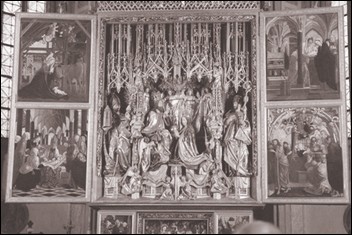 Der berühmte Altar von Michael Pacher in der katholischen Wallfahrtskirche St. Wolfgang.