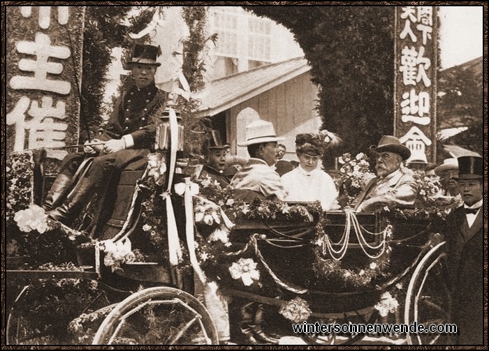 Robert Kochs feierlicher Einzug in Osaka, Japan, im Jahre 1908. Die Japaner empfingen
Robert Koch mit festlichen Ehren. Noch heute ist die Erinnerung an diesen großen
deutschen Gelehrten in Japan überall lebendig.