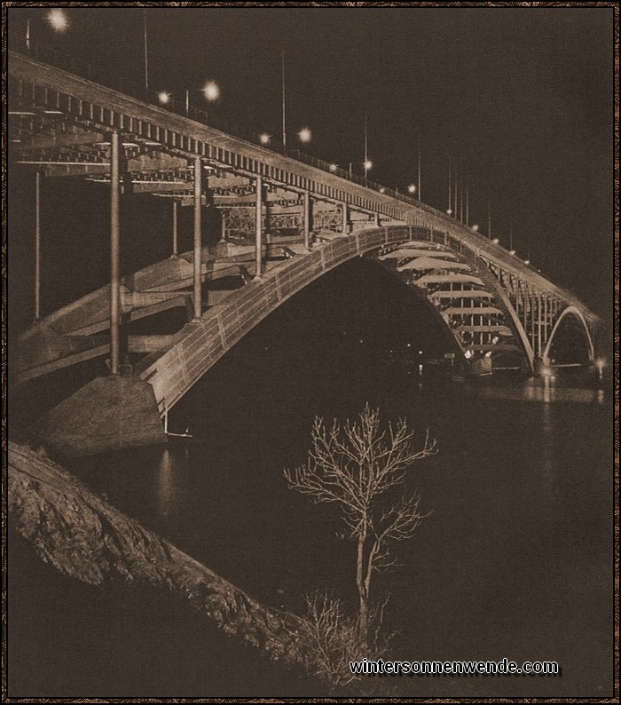 Die Mälarseebrücke bei Stockholm wurde von einer westdeutschen
Brückenbaufirma gebaut.