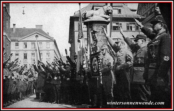 Rückholung der am 9. November 1923 von der Münchener Polizei<BR>
eingezogenen Fahnen der NSDAP.