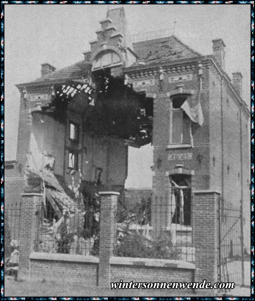 Durchschossenes Wohnhaus in Vilvorde vor Antwerpen.