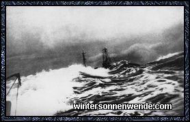 Deutsche Torpedoboote bei schwerer See zum Angriff übergehend.